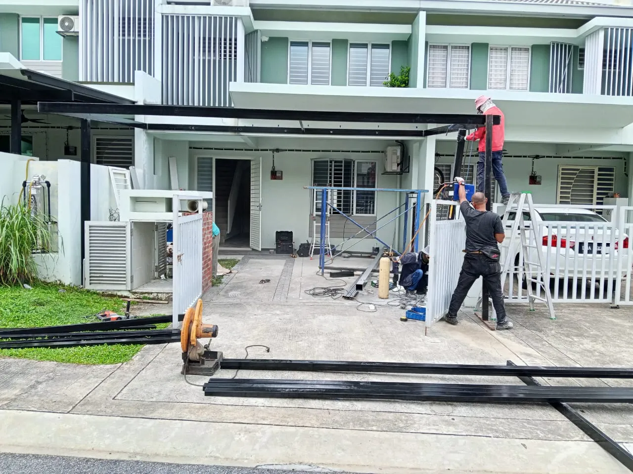 WhatsApp Image 2025-03-20 at 13.42.08 (1)