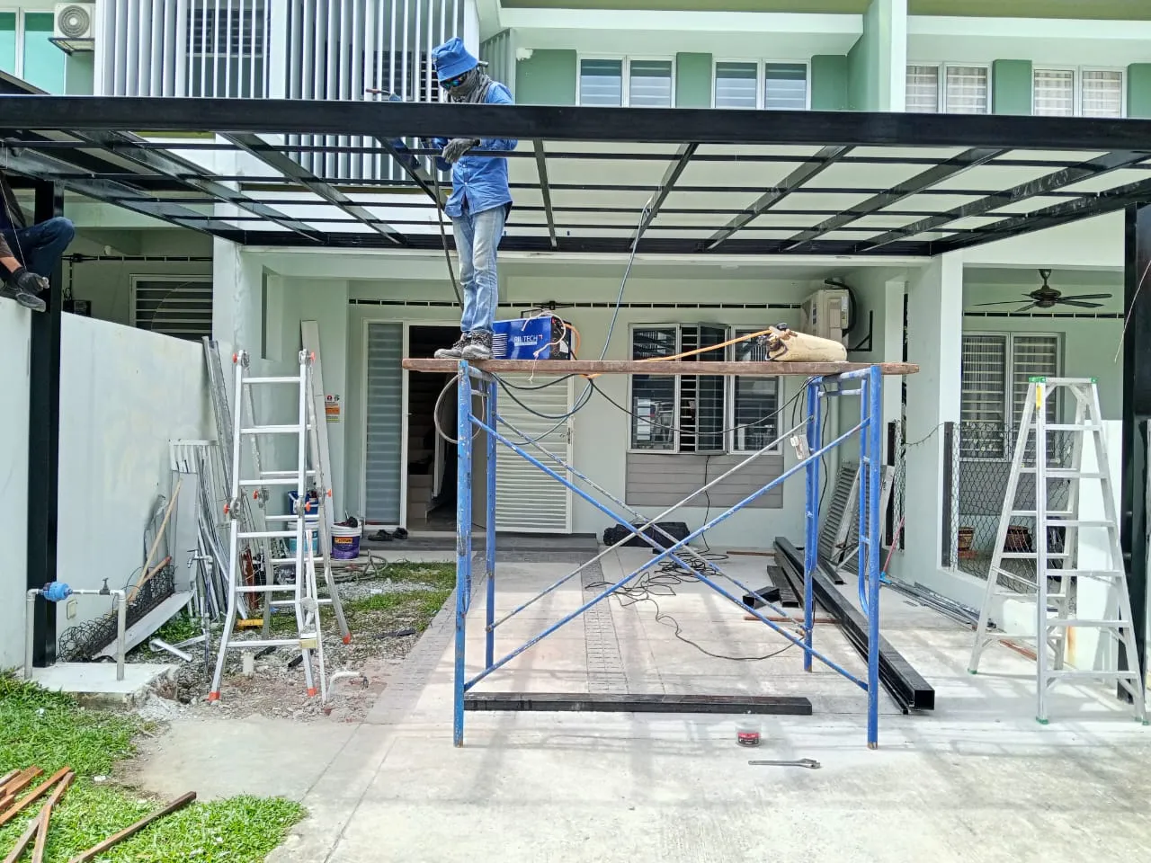 WhatsApp Image 2025-03-21 at 11.43.10